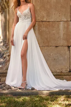 A-line illusion V-neck lace decal bohemian style slit wedding dress