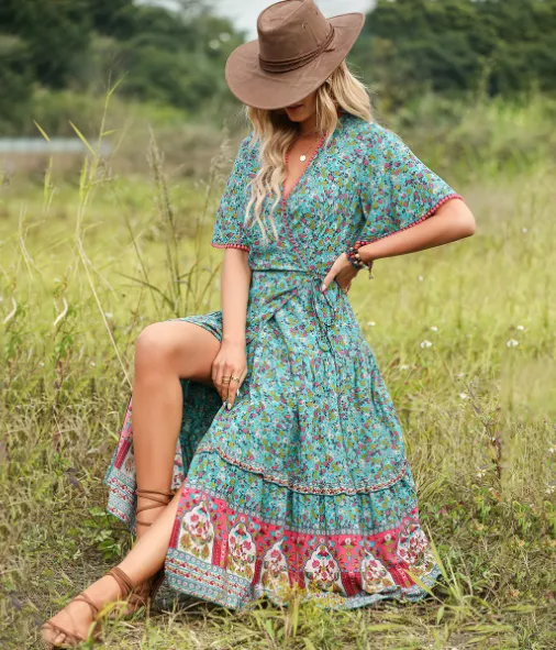 BerryBetty - Bohemian Pendulum V-Neck Beach Holiday Lace-Up Printed Dress