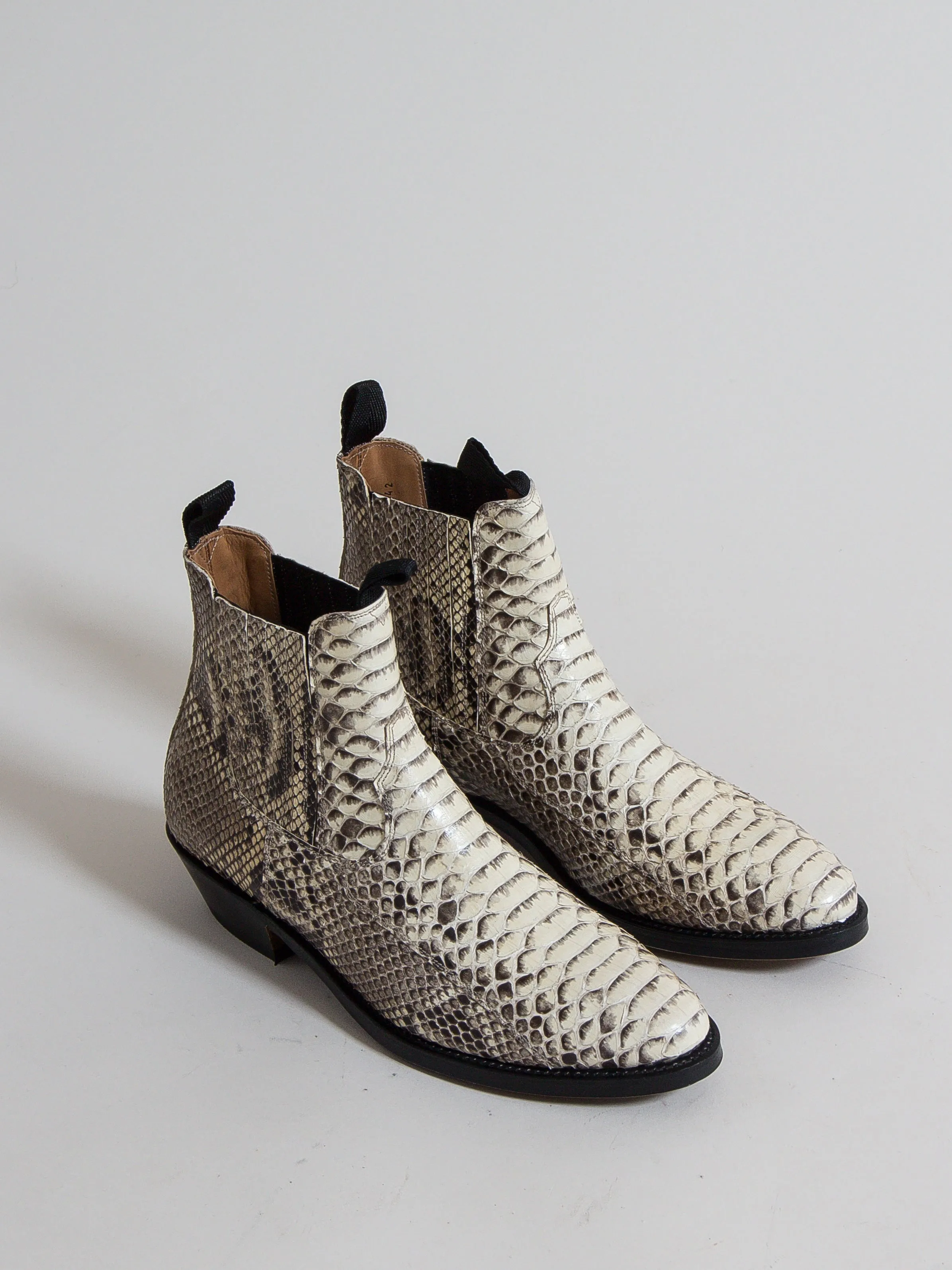 Bright Shoemakers, Western Chelsea, Natural Python