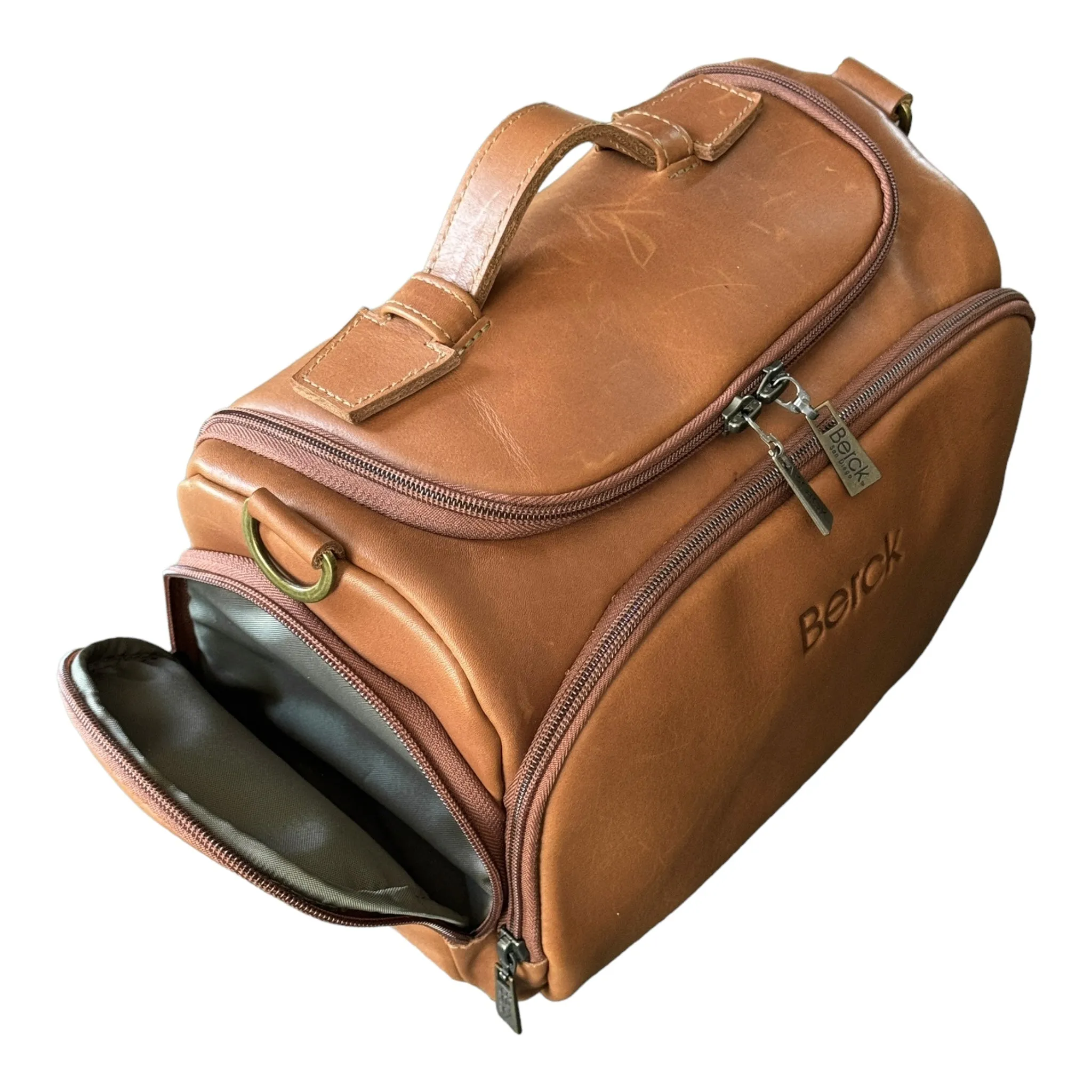 Oliver Cosmetic Train Case Leather