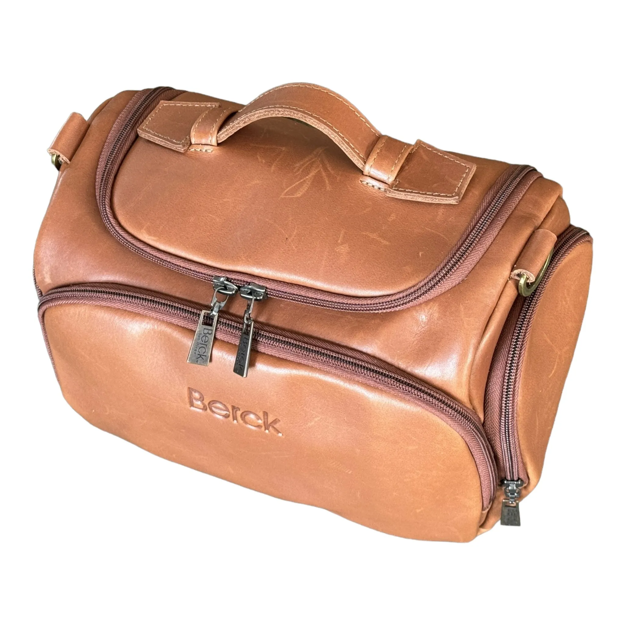 Oliver Cosmetic Train Case Leather