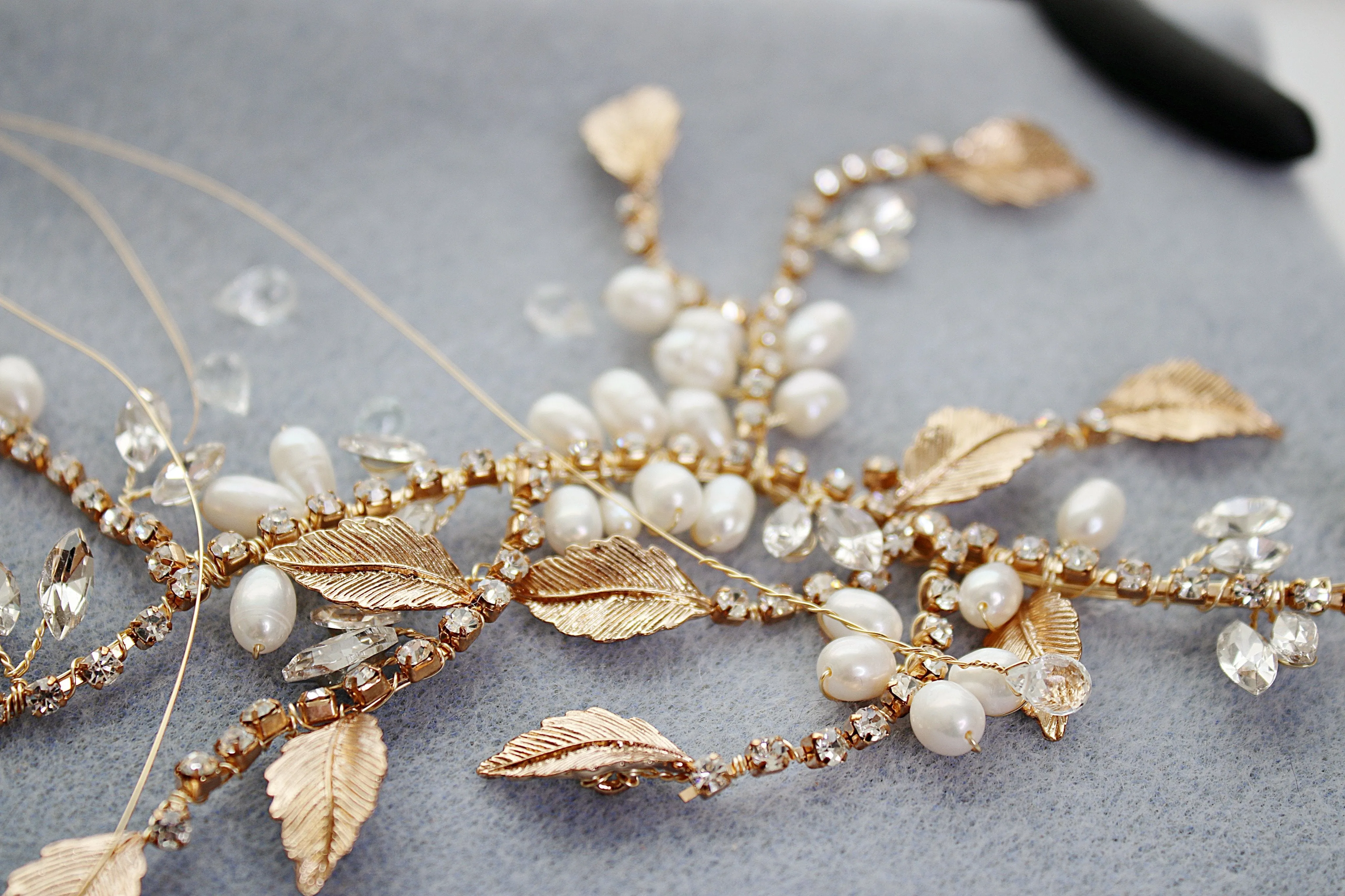 SARAH Gilded Freshwater Pearl and Genuine White Topaz Headpiece